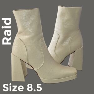 Raid Recruit Block Heeled Ankle Boot In Beige Croc Size 8.5